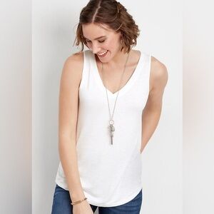 Maurices 24/7 NWT White V-neck Tank Top - Size XS